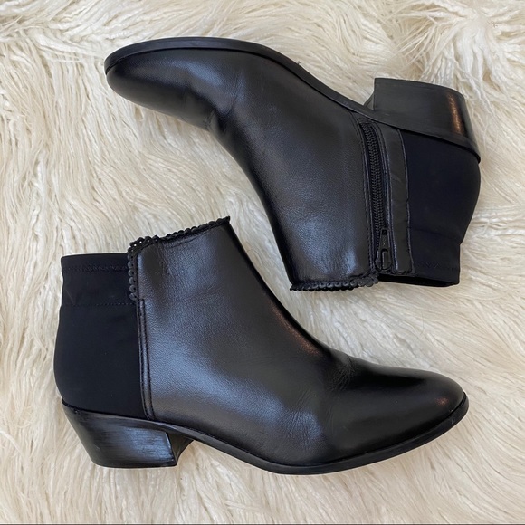 JACK ROGERS black leather Bailee scalloped booties - Picture 8 of 16